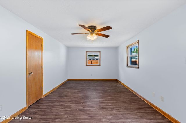 11011 Oliverda Dr, Louisville, KY 40272