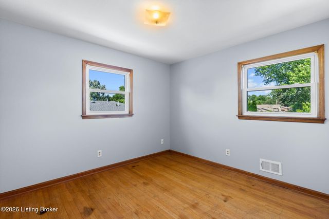 11011 Oliverda Dr, Louisville, KY 40272
