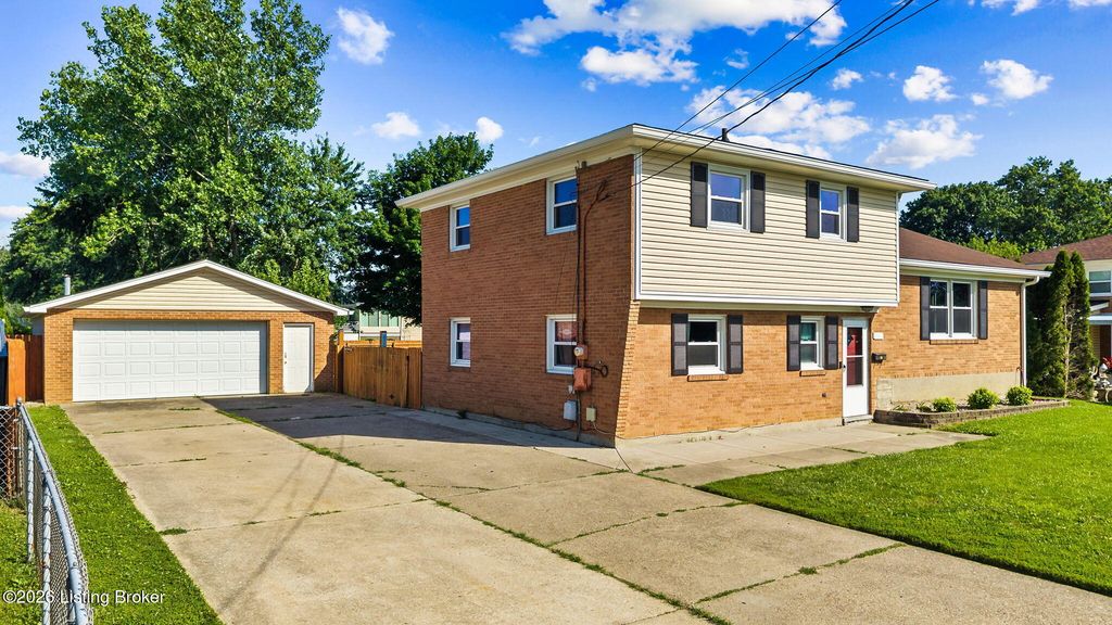 11011 Oliverda Dr, Louisville, KY 40272