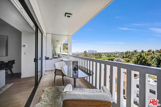 999 N Doheny Drive 512, West Hollywood, CA 90069