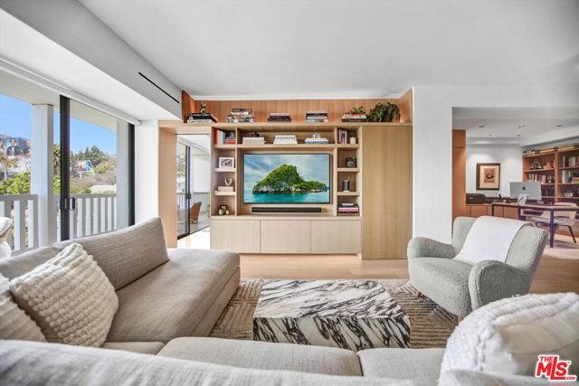 999 N Doheny Drive 512, West Hollywood, CA 90069