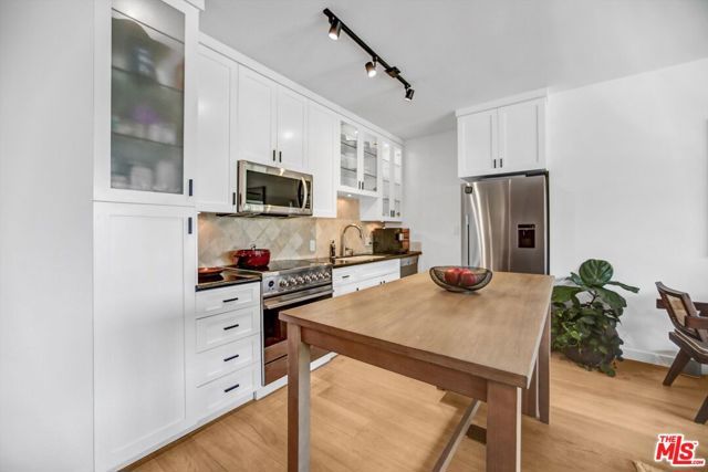 999 N Doheny Drive 512, West Hollywood, CA 90069