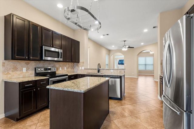 105 Keo Keo CT, Bastrop, TX 78602
