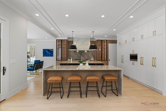 3890 Greenacre Drive, Northbrook, IL 60062