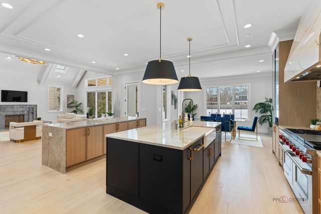 3890 Greenacre Drive, Northbrook, IL 60062