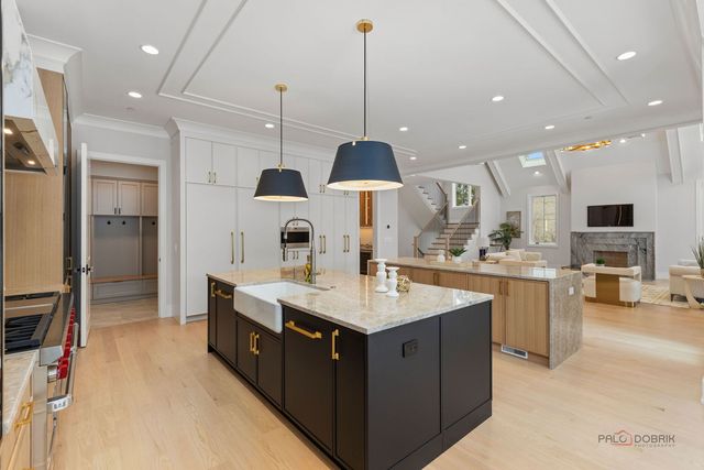 3890 Greenacre Drive, Northbrook, IL 60062