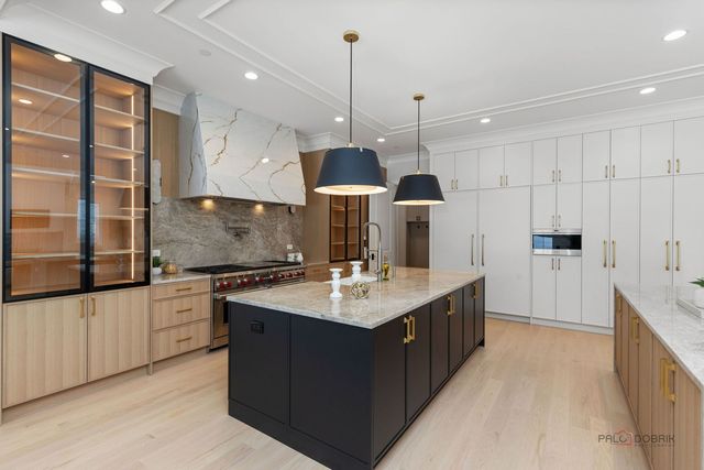 3890 Greenacre Drive, Northbrook, IL 60062