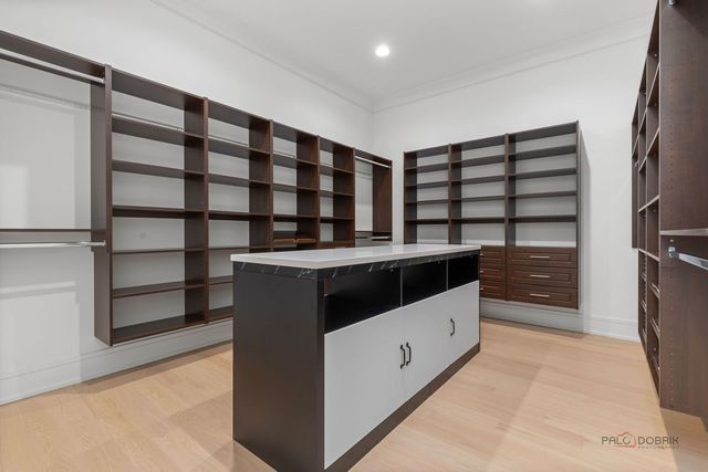 3890 Greenacre Drive, Northbrook, IL 60062