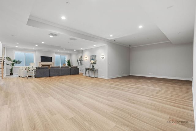 3890 Greenacre Drive, Northbrook, IL 60062