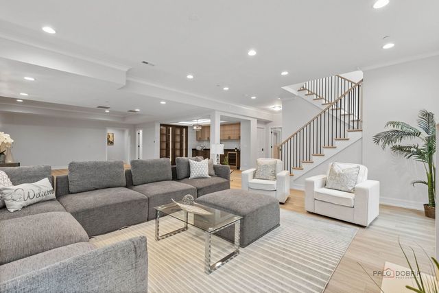 3890 Greenacre Drive, Northbrook, IL 60062