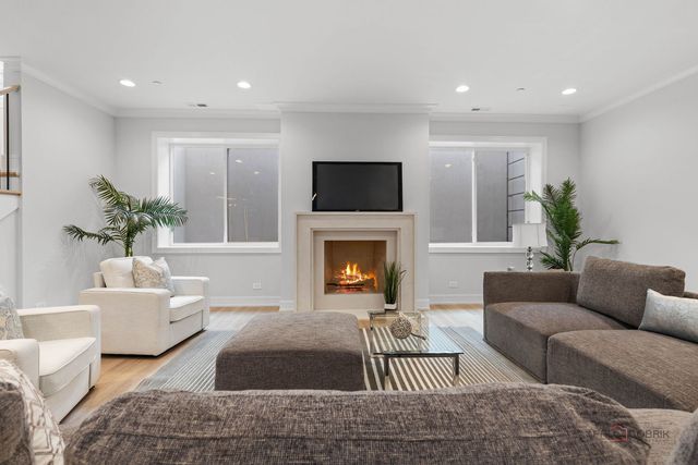 3890 Greenacre Drive, Northbrook, IL 60062