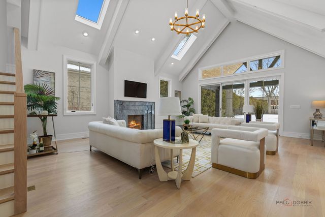 3890 Greenacre Drive, Northbrook, IL 60062