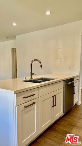 4770 Edgewood Place, Los Angeles, CA 90019