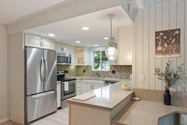 108 Ridge Dr, Lodi, CA 95240