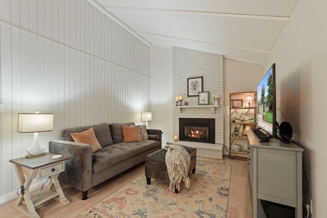 108 Ridge Dr, Lodi, CA 95240