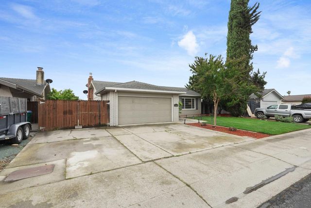 108 Ridge Dr, Lodi, CA 95240