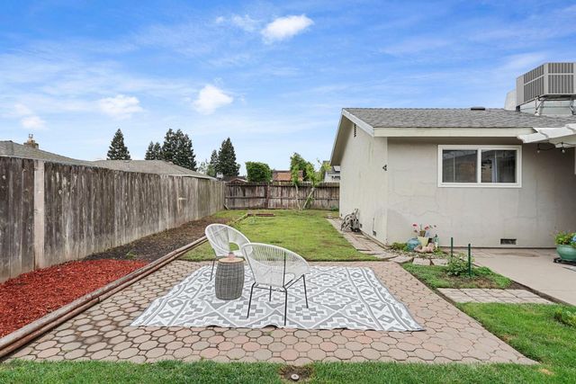 108 Ridge Dr, Lodi, CA 95240