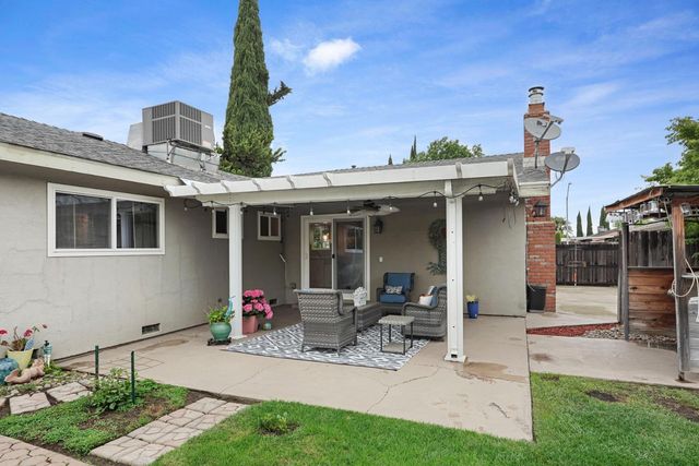 108 Ridge Dr, Lodi, CA 95240
