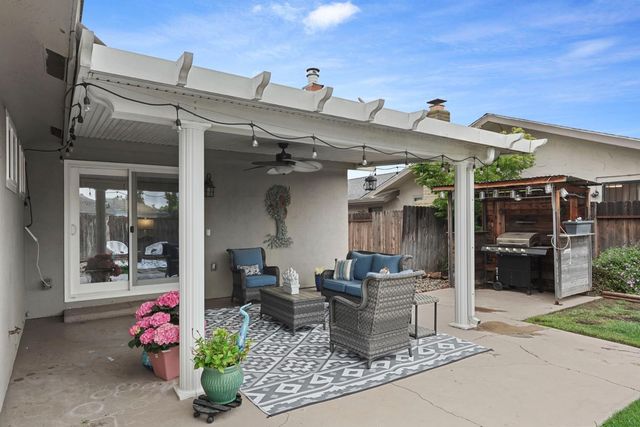 108 Ridge Dr, Lodi, CA 95240