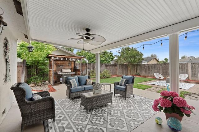 108 Ridge Dr, Lodi, CA 95240