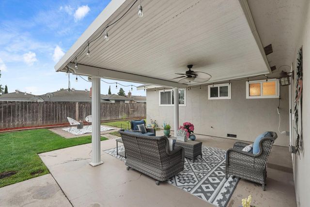 108 Ridge Dr, Lodi, CA 95240