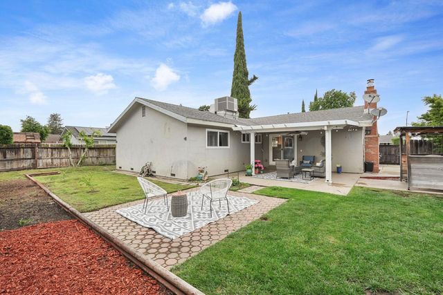 108 Ridge Dr, Lodi, CA 95240