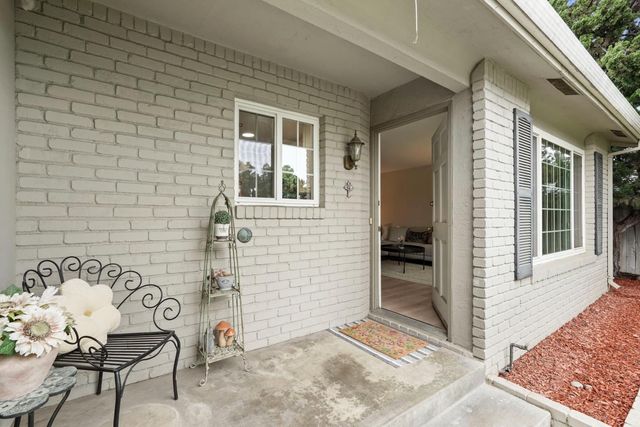 108 Ridge Dr, Lodi, CA 95240