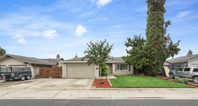108 Ridge Dr, Lodi, CA 95240