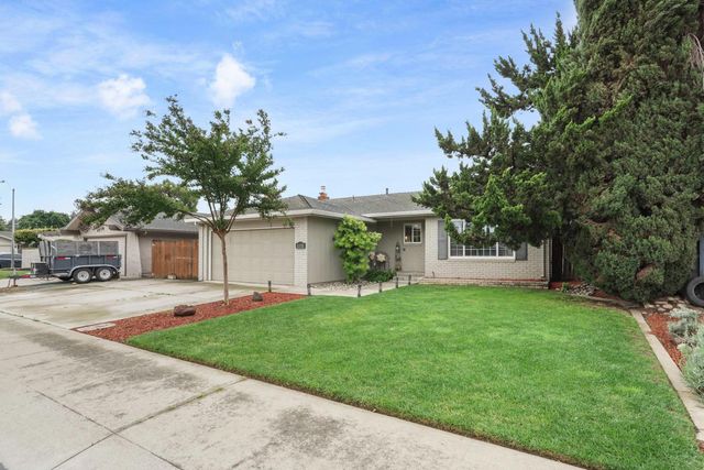 108 Ridge Dr, Lodi, CA 95240