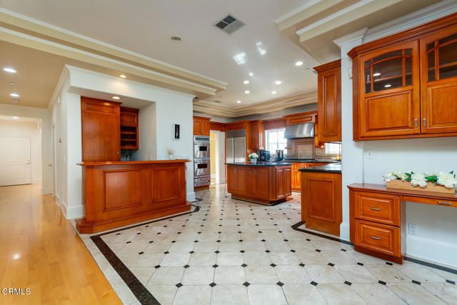 1075 E Tujunga Avenue, Burbank, CA 91501