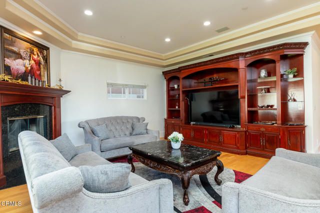 1075 E Tujunga Avenue, Burbank, CA 91501