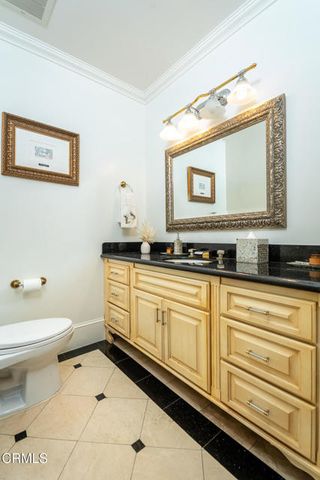 1075 E Tujunga Avenue, Burbank, CA 91501