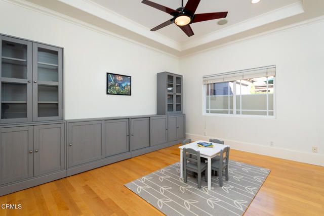 1075 E Tujunga Avenue, Burbank, CA 91501