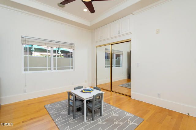 1075 E Tujunga Avenue, Burbank, CA 91501