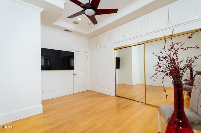 1075 E Tujunga Avenue, Burbank, CA 91501