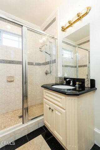 1075 E Tujunga Avenue, Burbank, CA 91501