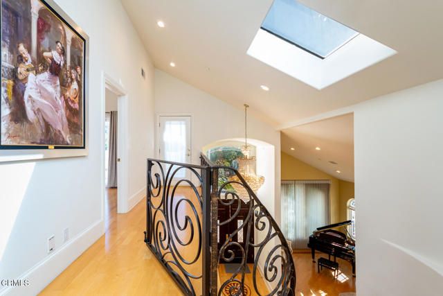 1075 E Tujunga Avenue, Burbank, CA 91501