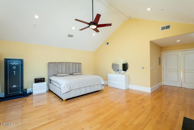 1075 E Tujunga Avenue, Burbank, CA 91501