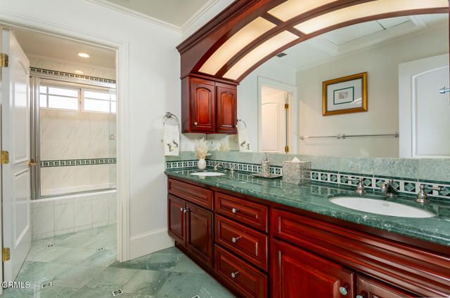 1075 E Tujunga Avenue, Burbank, CA 91501