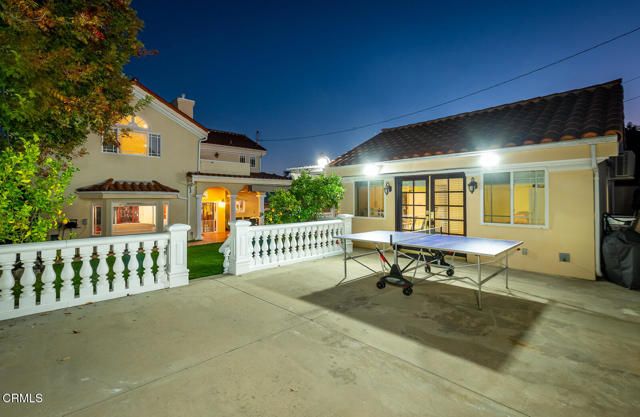 1075 E Tujunga Avenue, Burbank, CA 91501