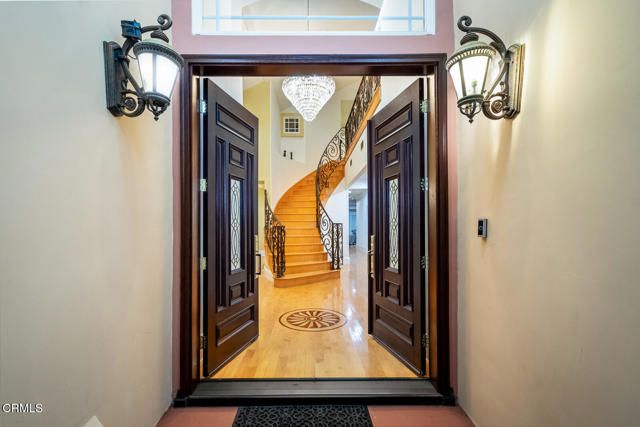 1075 E Tujunga Avenue, Burbank, CA 91501