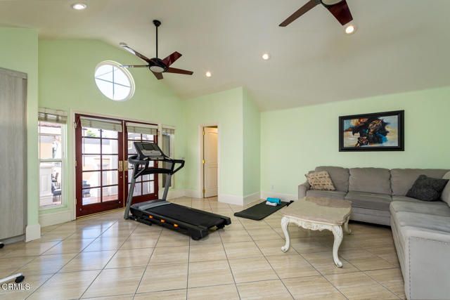 1075 E Tujunga Avenue, Burbank, CA 91501