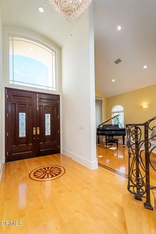 1075 E Tujunga Avenue, Burbank, CA 91501