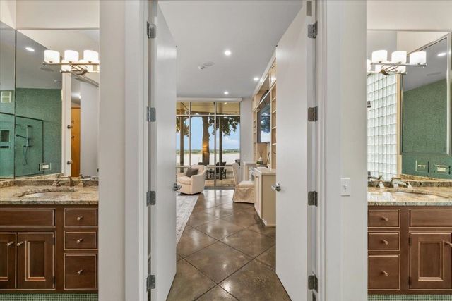 555 MAGNOLIA MOUND DR, Memphis, TN 38103