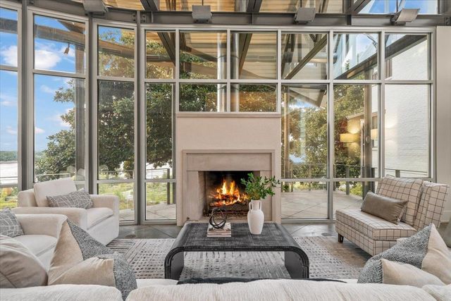 555 MAGNOLIA MOUND DR, Memphis, TN 38103