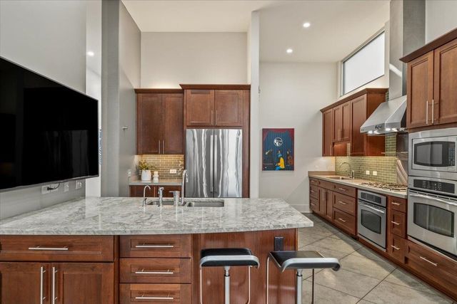 555 MAGNOLIA MOUND DR, Memphis, TN 38103