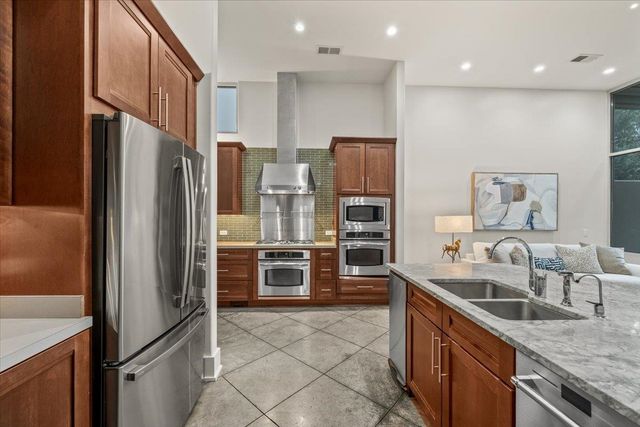 555 MAGNOLIA MOUND DR, Memphis, TN 38103