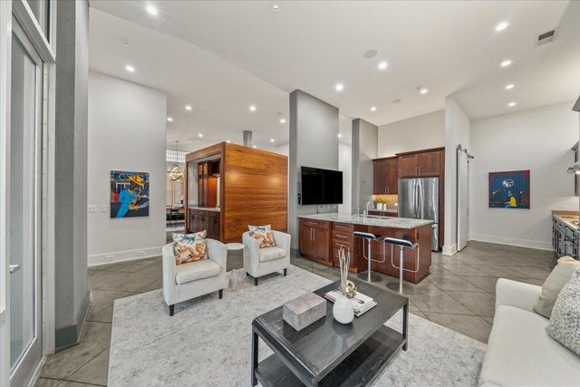 555 MAGNOLIA MOUND DR, Memphis, TN 38103