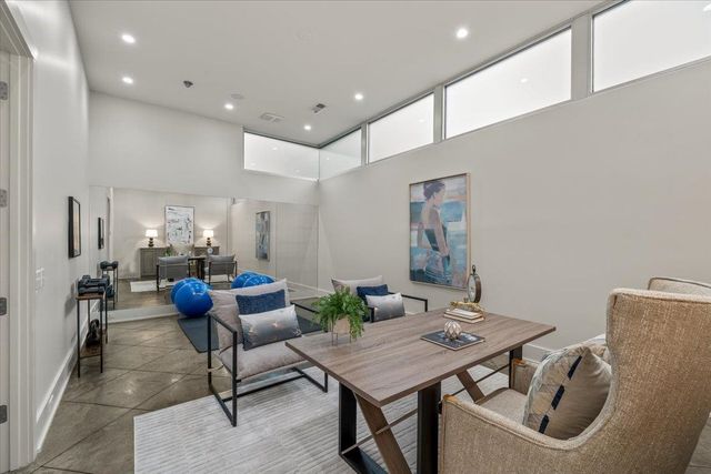 555 MAGNOLIA MOUND DR, Memphis, TN 38103