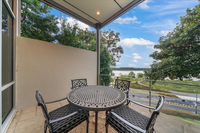 555 MAGNOLIA MOUND DR, Memphis, TN 38103